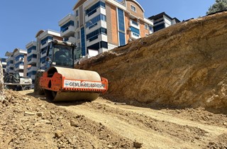 Gemlik’te Yol Açma Çalışmaları Hız Kesmeden Sürüyor